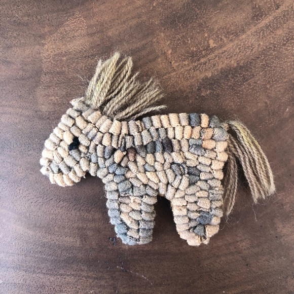 Cutest little “hooked rug” style horse pin purchased from very creative artist - Picture 5 of 8